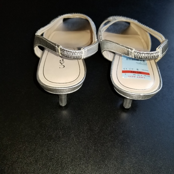 NWT Caparros philomena silver heels with sparkly stones - Picture 5 of 15